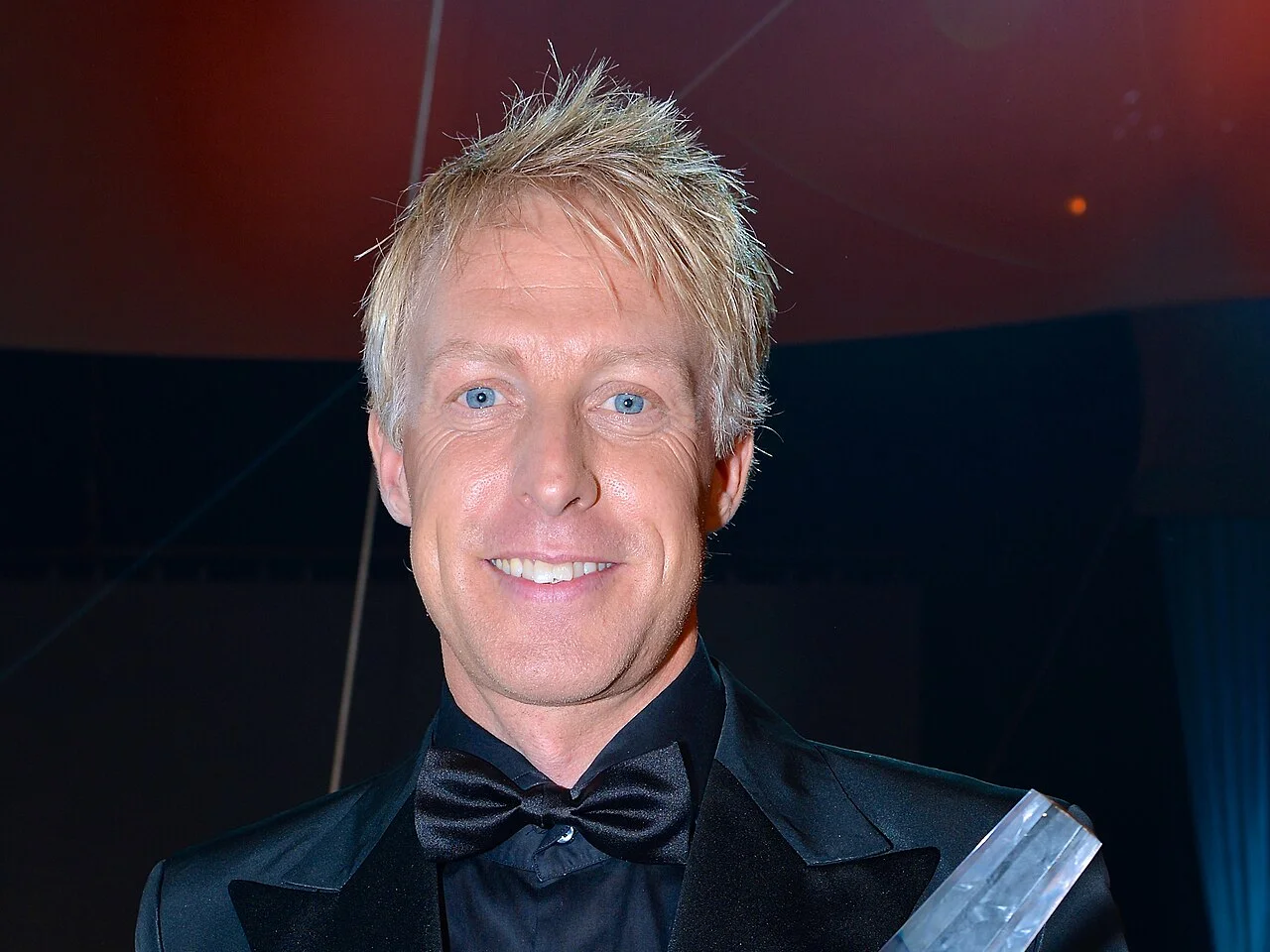 André Pops: SVT:s programledare i Vinterstudion och VM
