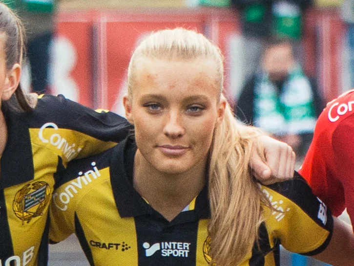 Smilla Holmberg pojkvän: karriär inom fotboll och privatliv